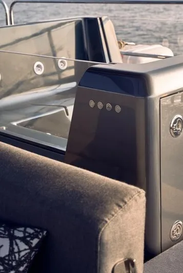 Petbond Yacht Photos Pics 