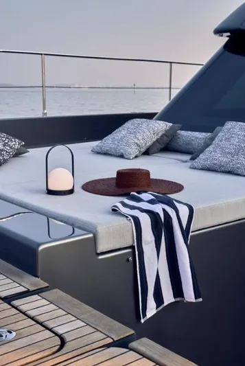 Petbond Yacht Photos Pics 