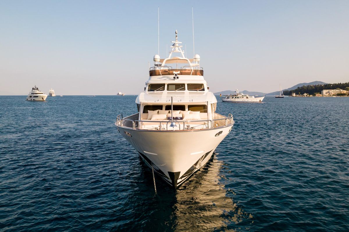2006 Benetti 99 