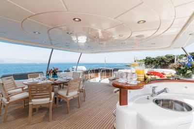 Yacht