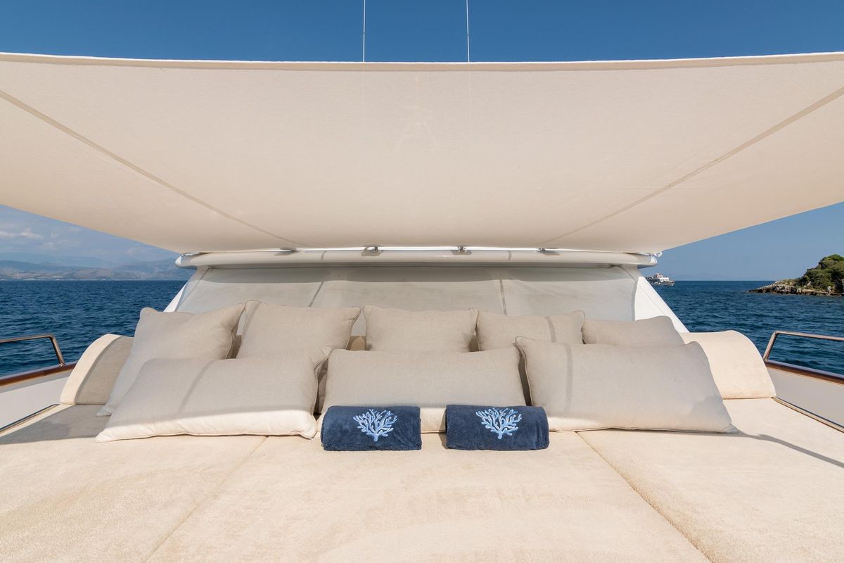 2006 Benetti 99 