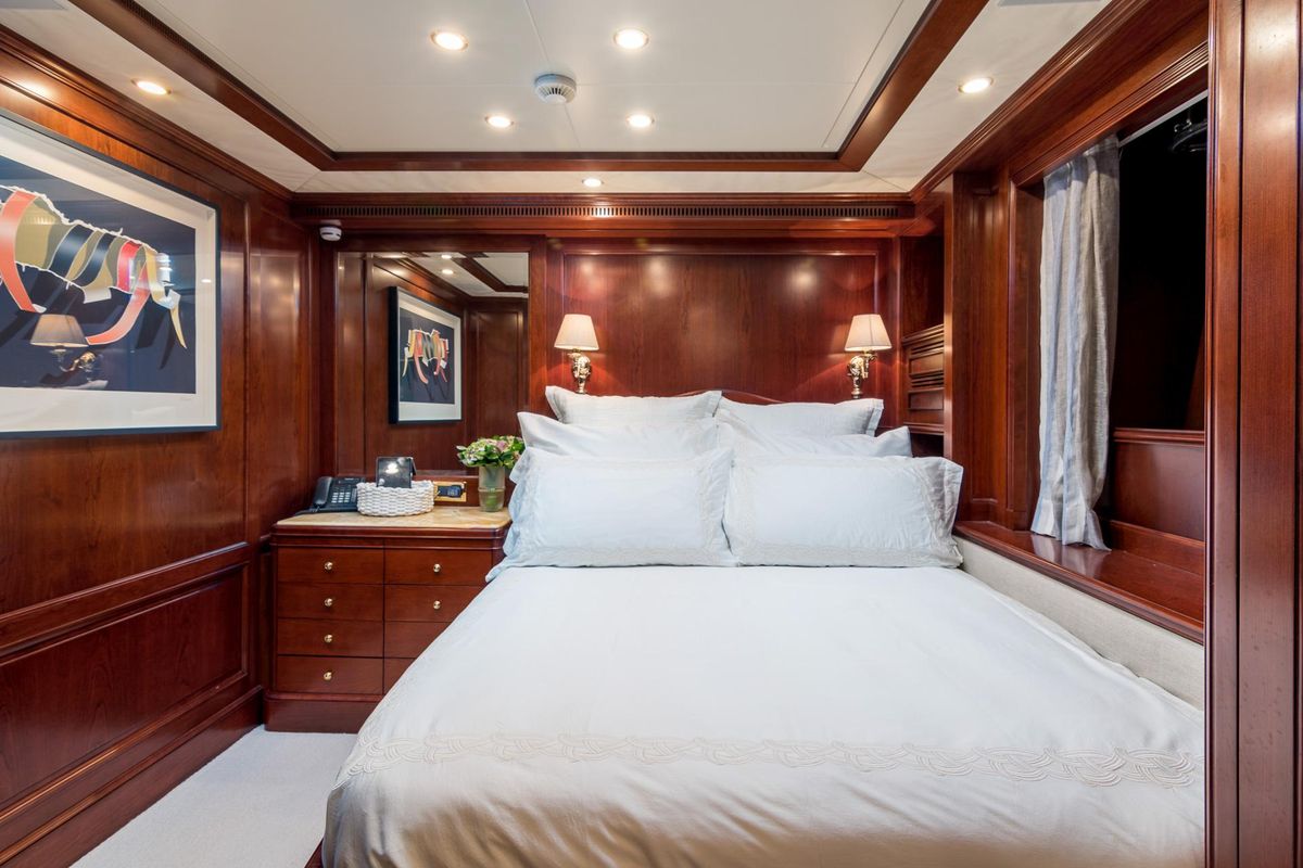 2006 Benetti 99 