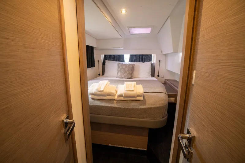 Hourglass Yacht Photos Pics 