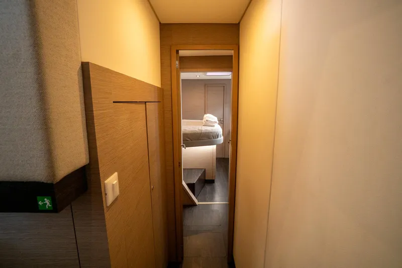 Hourglass Yacht Photos Pics 