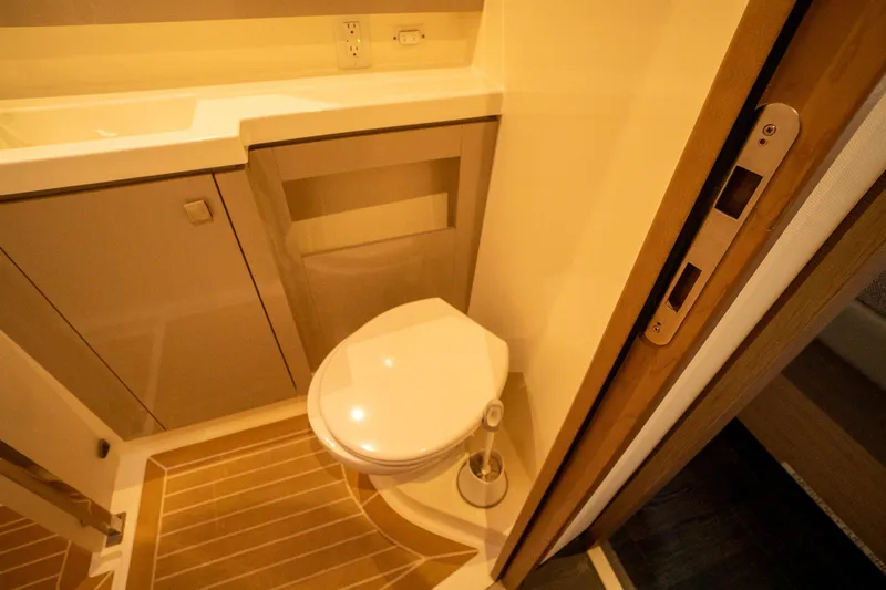 Hourglass Yacht Photos Pics 