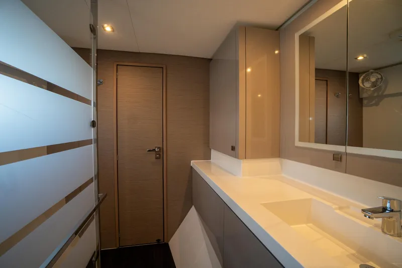 Hourglass Yacht Photos Pics 