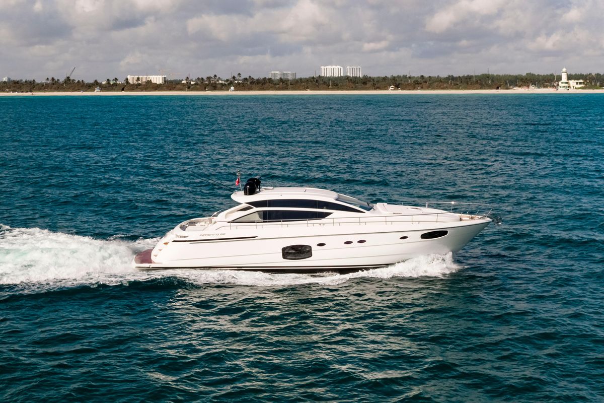 2021 Pershing 62 