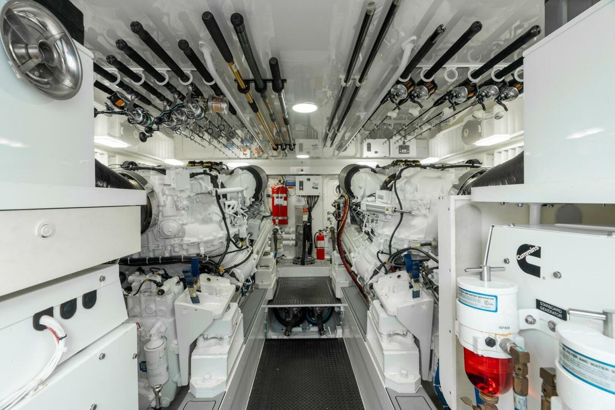 2021 Viking 68 
