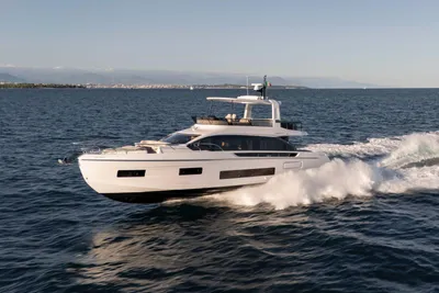 2026 Azimut Fly 62