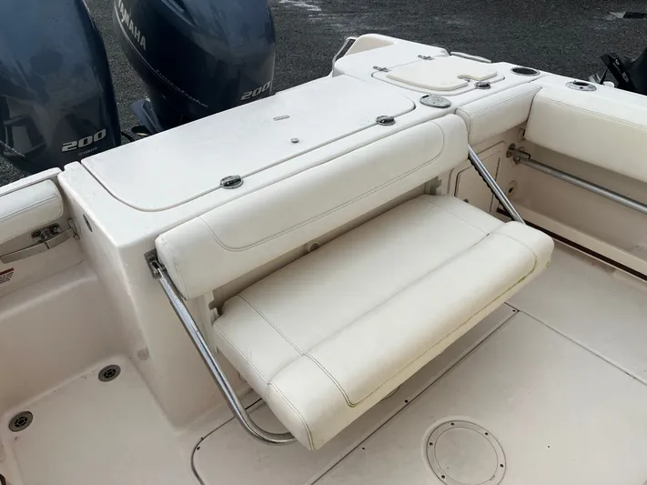  Yacht Photos Pics 2022 Grady-White Fisherman 257 boat with foldable seating and Yamaha 200 engines.