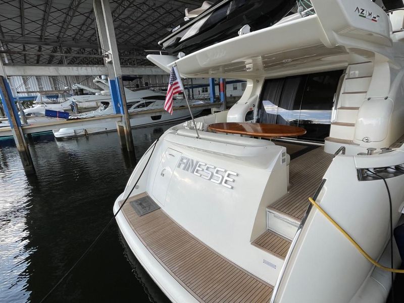 2007 Azimut 68E