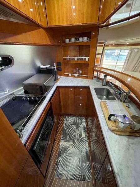 2007 Azimut 68E