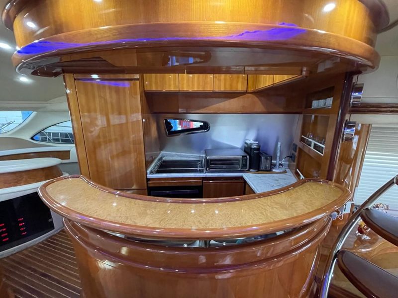 2007 Azimut 68E