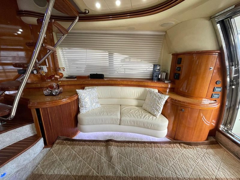 2007 Azimut 68E