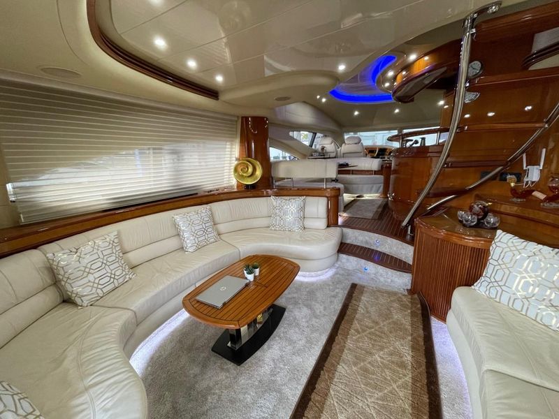 2007 Azimut 68E