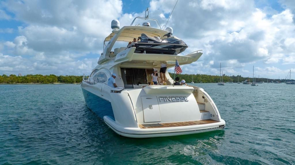 2007 Azimut 68E