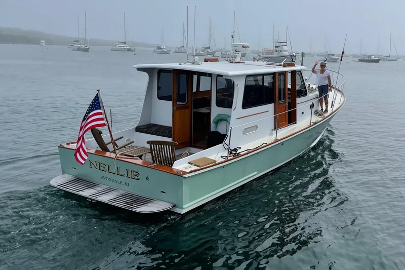 Nellie Yacht Photos Pics 