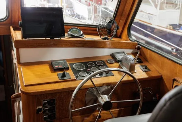 Nellie Yacht Photos Pics 