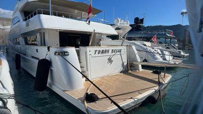Yacht