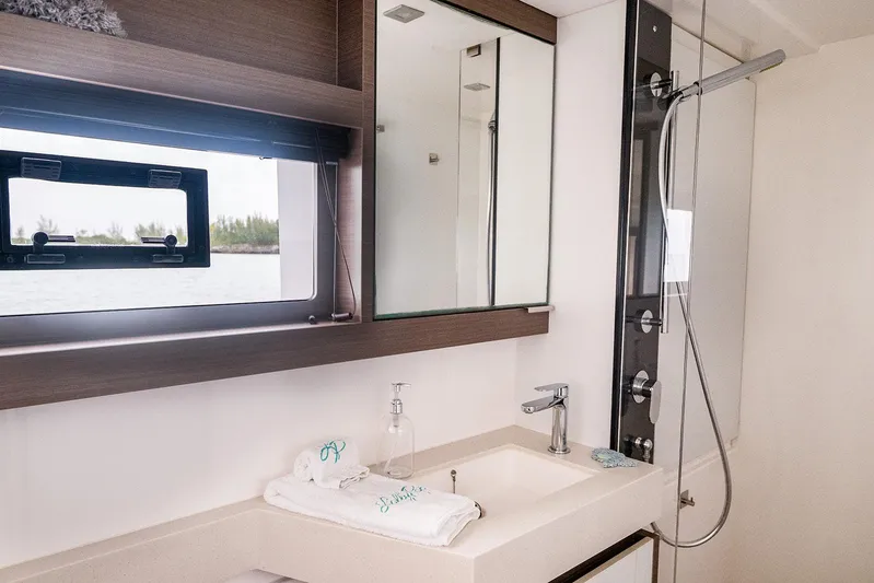 Lollypop Yacht Photos Pics 