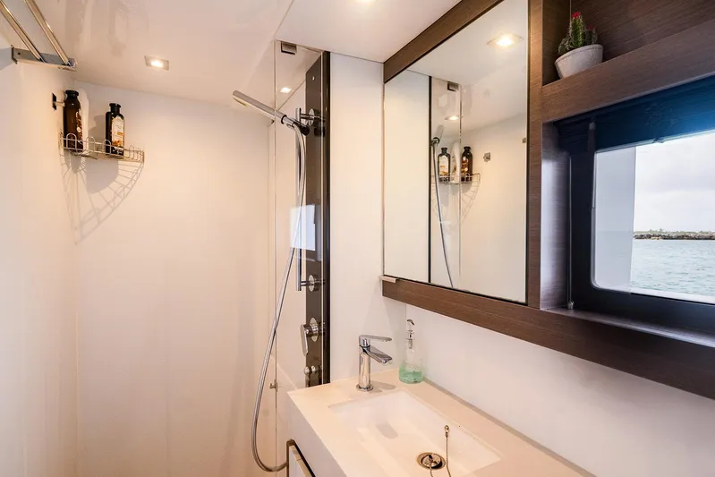 Lollypop Yacht Photos Pics 