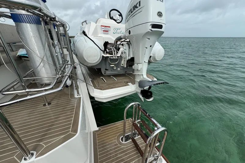 Lollypop Yacht Photos Pics 