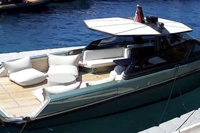 Yacht
