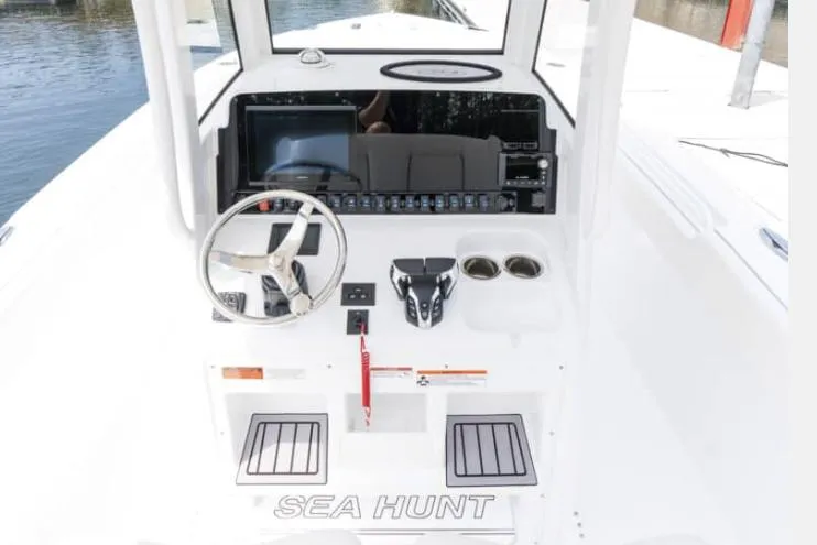  Yacht Photos Pics Manufacturer Provided Image