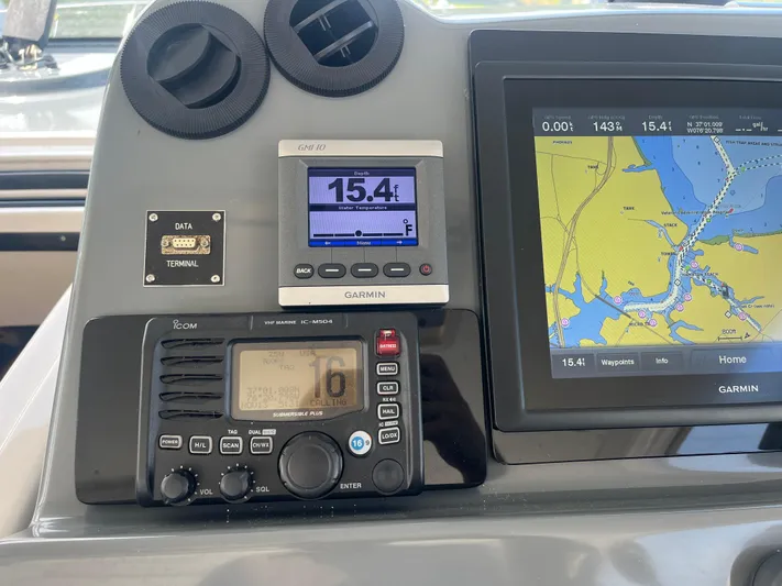 Current Situation Yacht Photos Pics Dashboard of 2001 Tiara Yachts 52 Sport Yacht with Garmin navigation system.