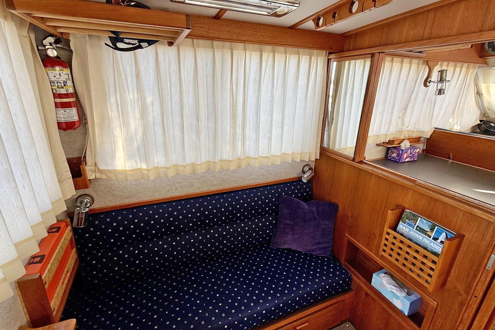 Commander 30 - Aft Cabin