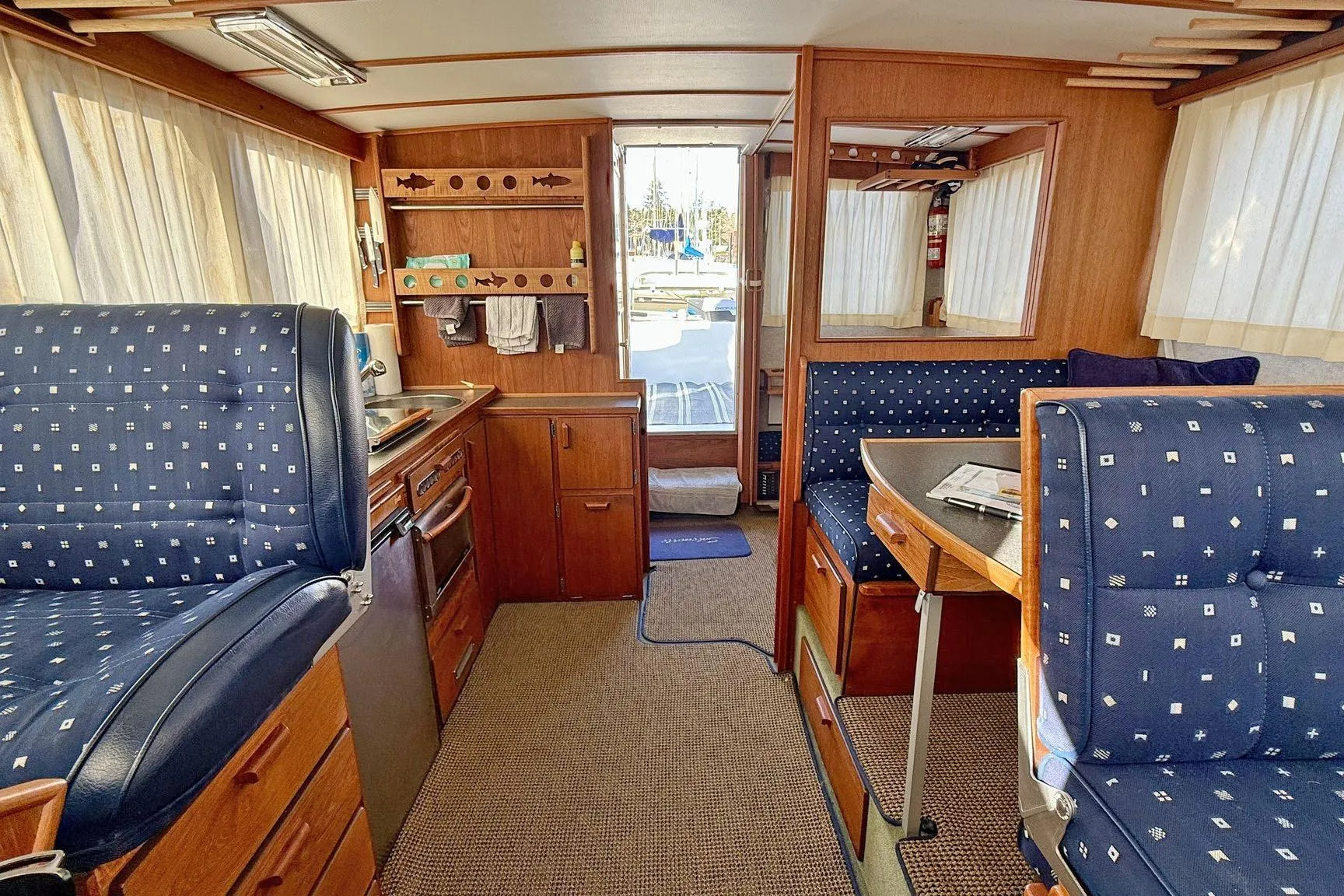 Commander 30 - Looking Aft