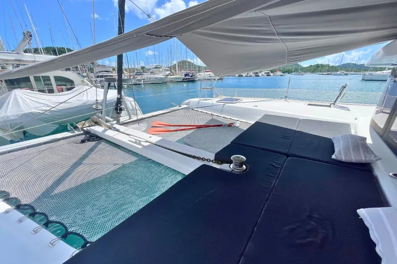 Lucky Vibes Yacht Photos Pics 