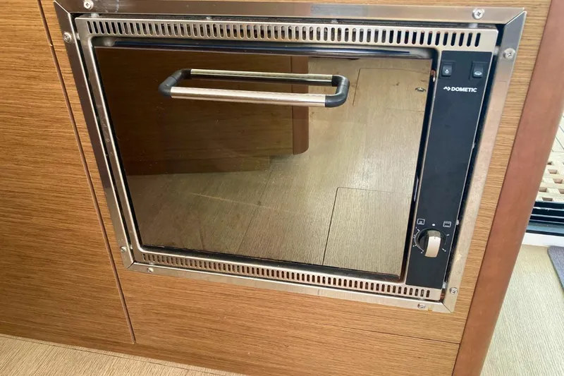 Lucky Vibes Yacht Photos Pics 