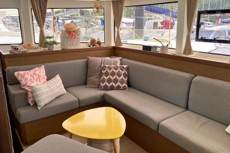 Lucky Vibes Yacht Photos Pics 