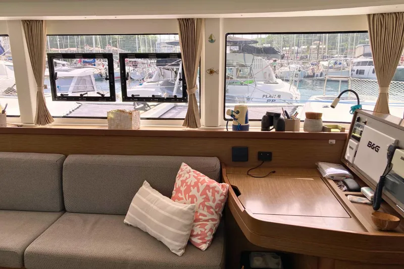 Lucky Vibes Yacht Photos Pics 