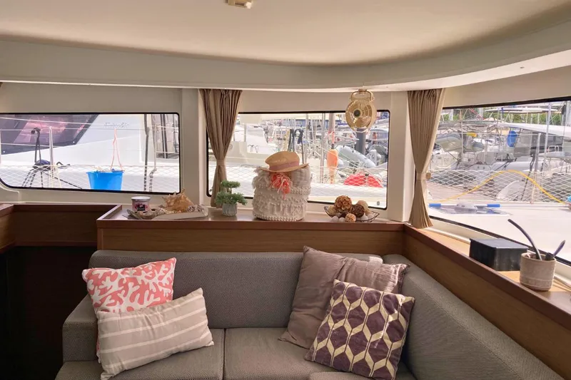 Lucky Vibes Yacht Photos Pics 