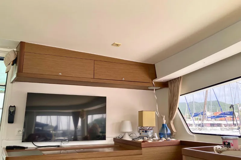 Lucky Vibes Yacht Photos Pics 