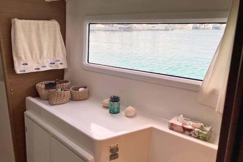 Lucky Vibes Yacht Photos Pics 