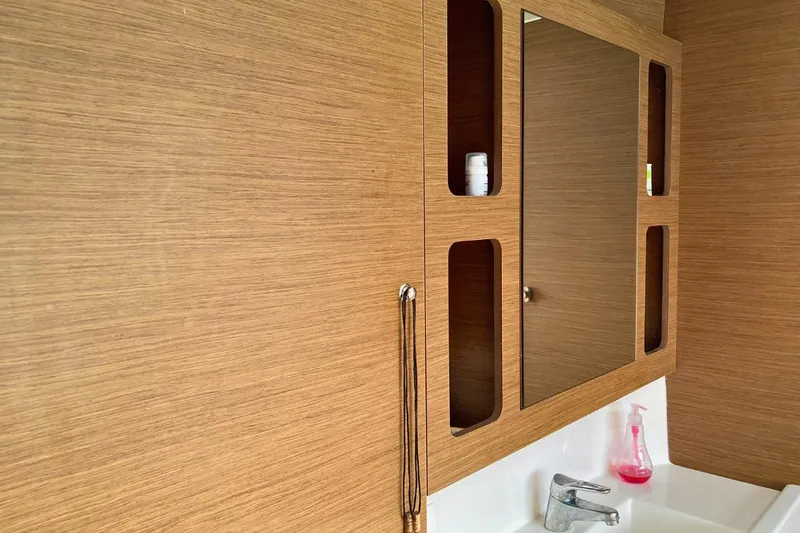 Lucky Vibes Yacht Photos Pics 