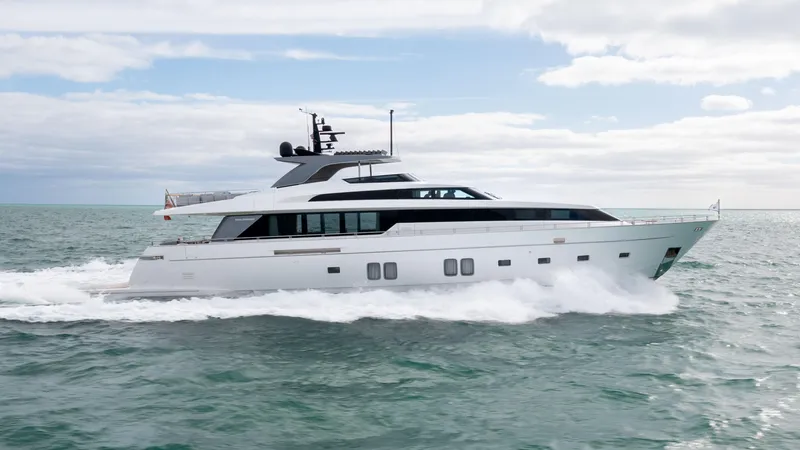 Honey Pot Yacht Photos Pics 