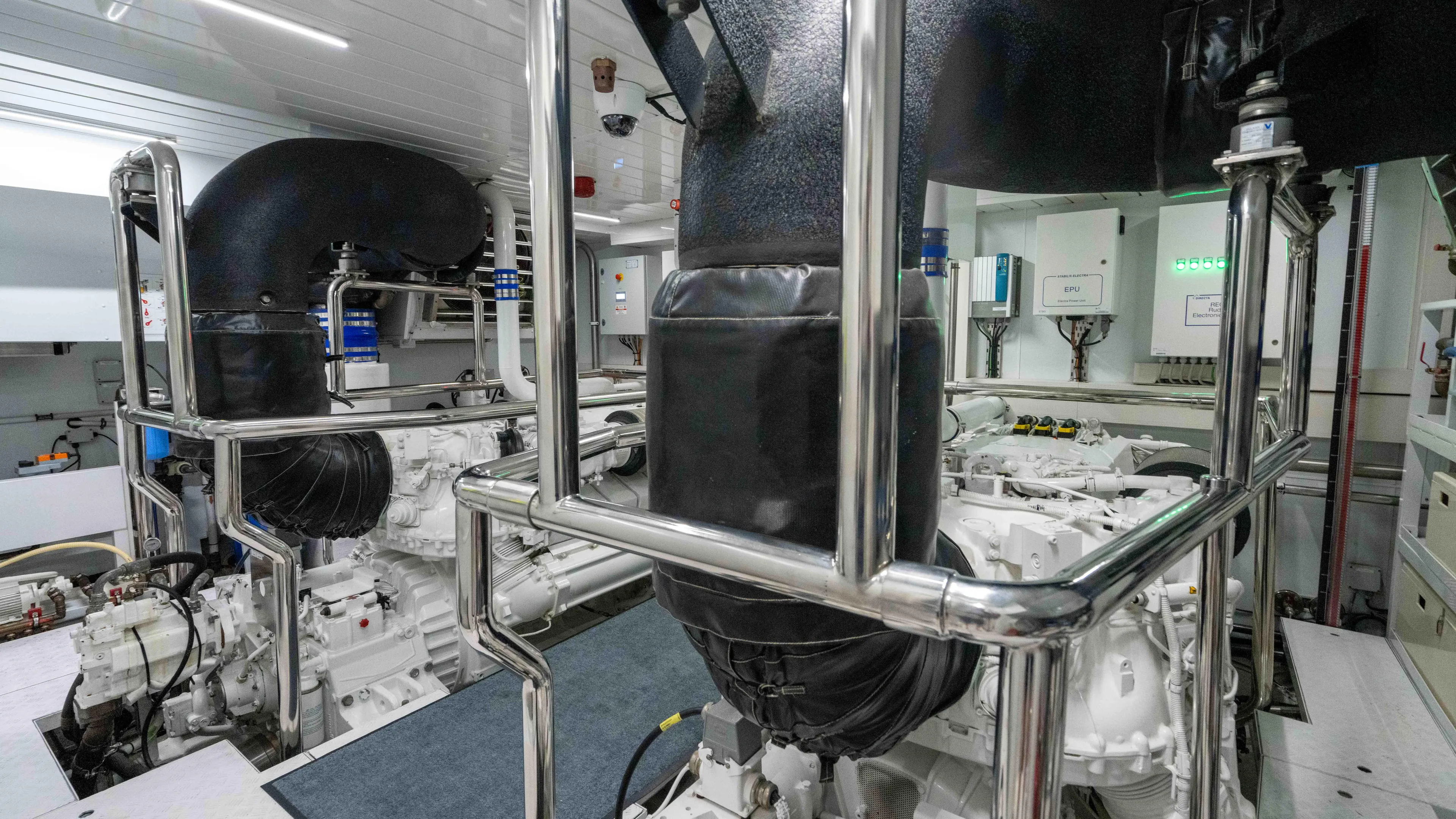 Honey Pot Yacht Photos Pics 