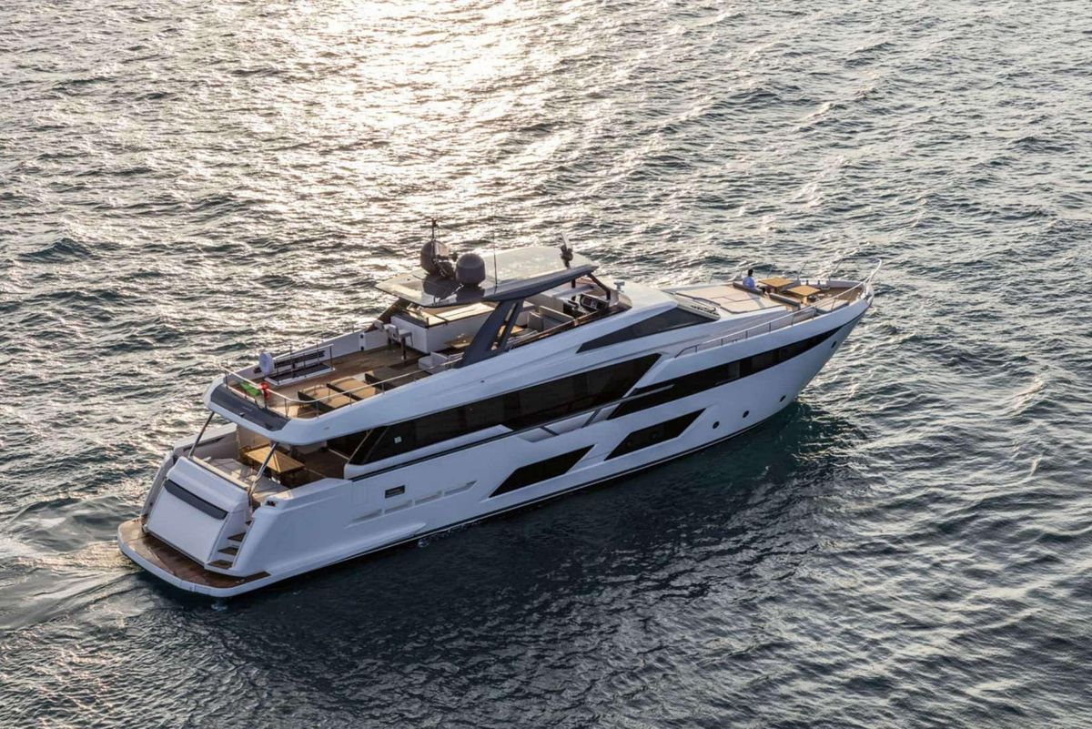 2019 Ferretti Yachts 93 