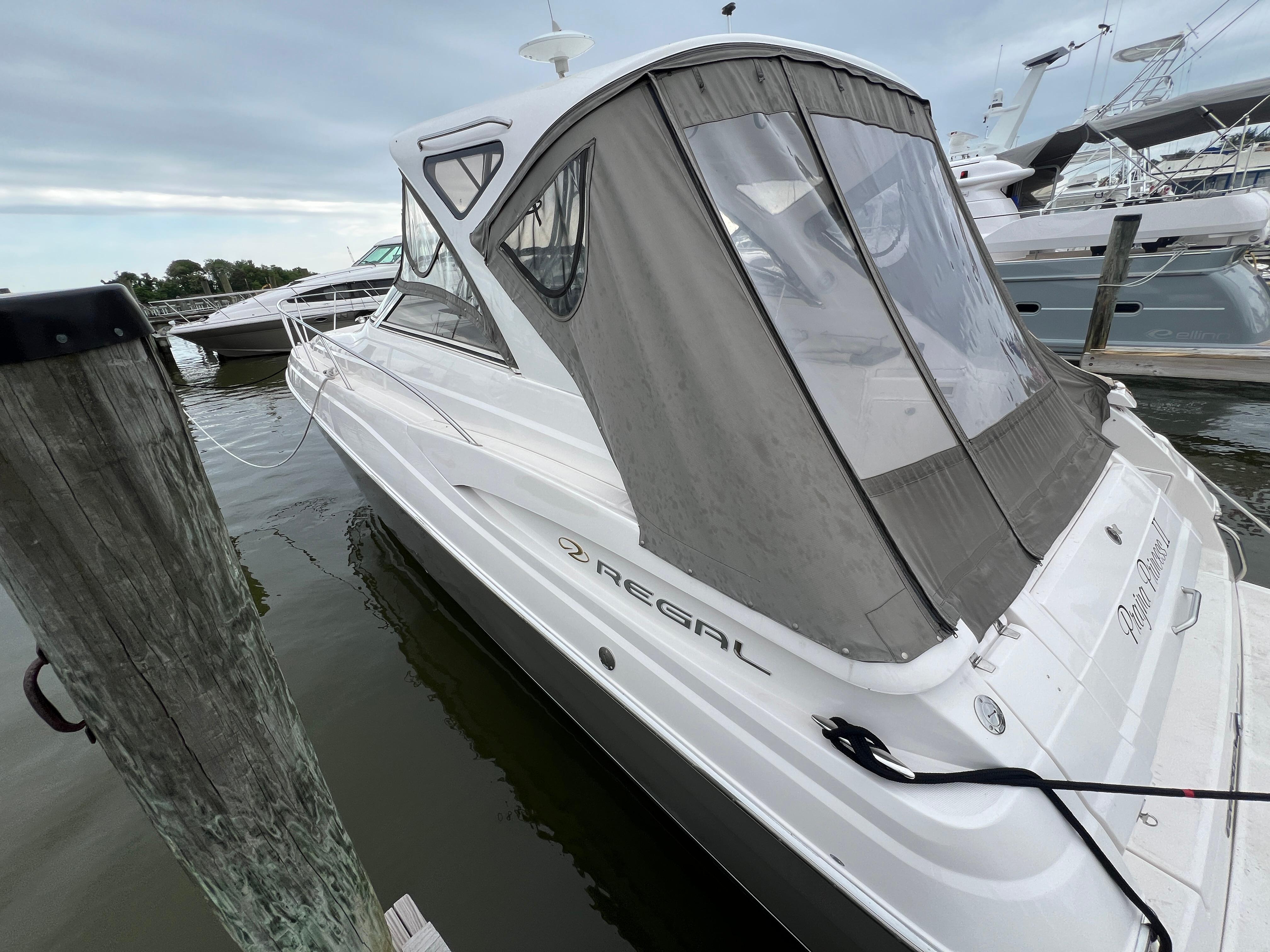 2010 regal 3760 sports yacht