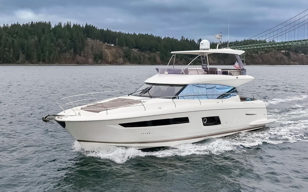 2017 Prestige 56 