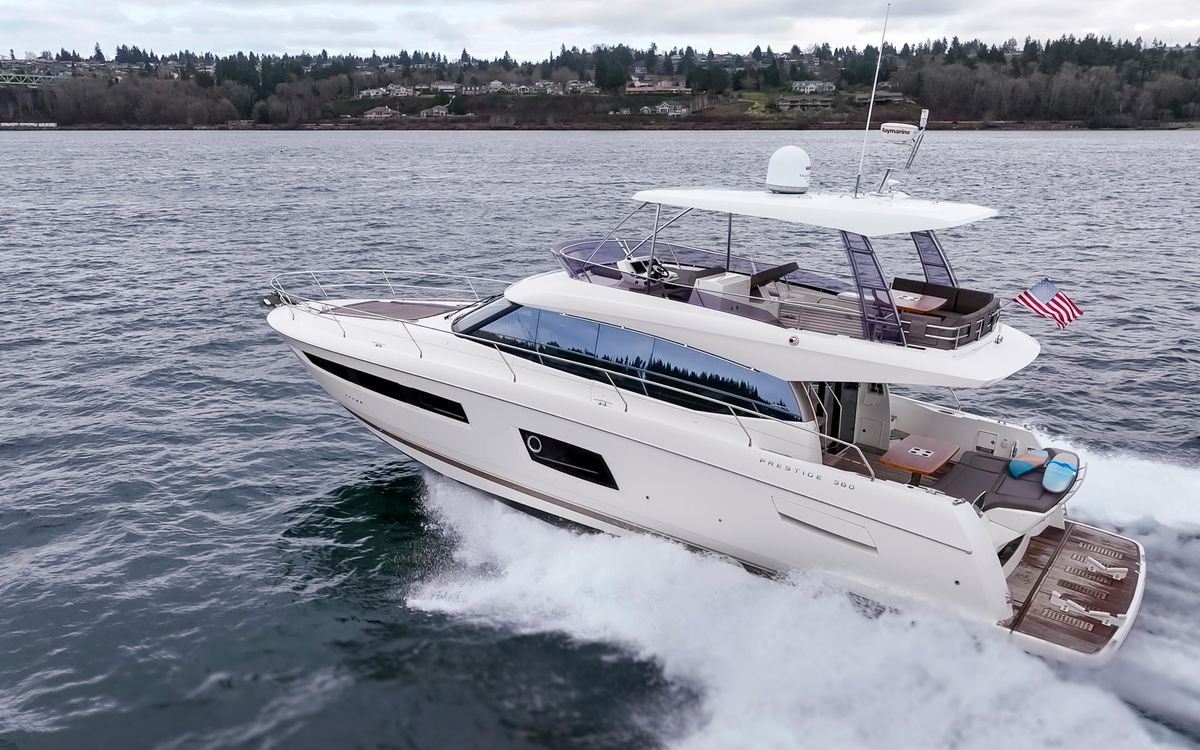 2017 Prestige 56 