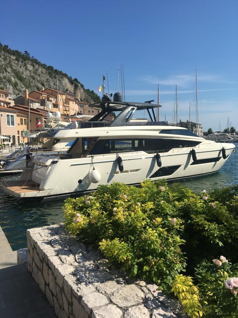 2020 Ferretti Yachts 780