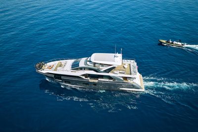 Yacht