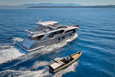Yacht