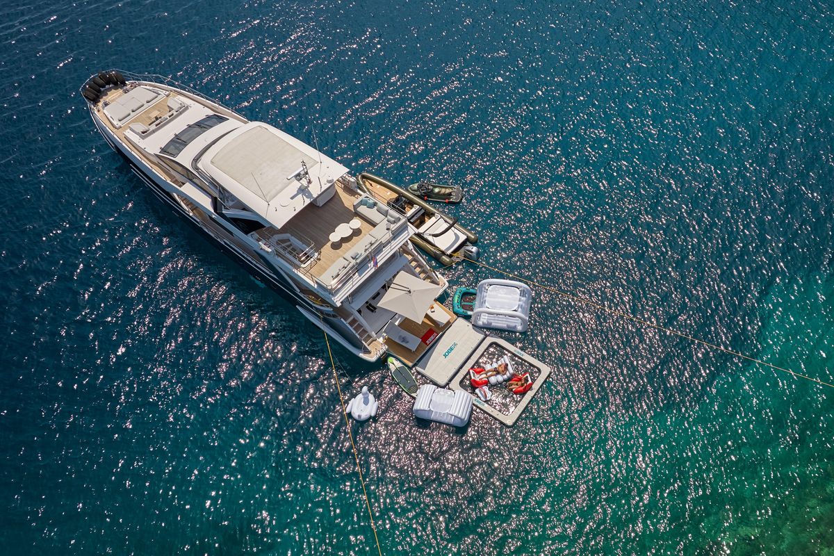 2024 Azimut 87 