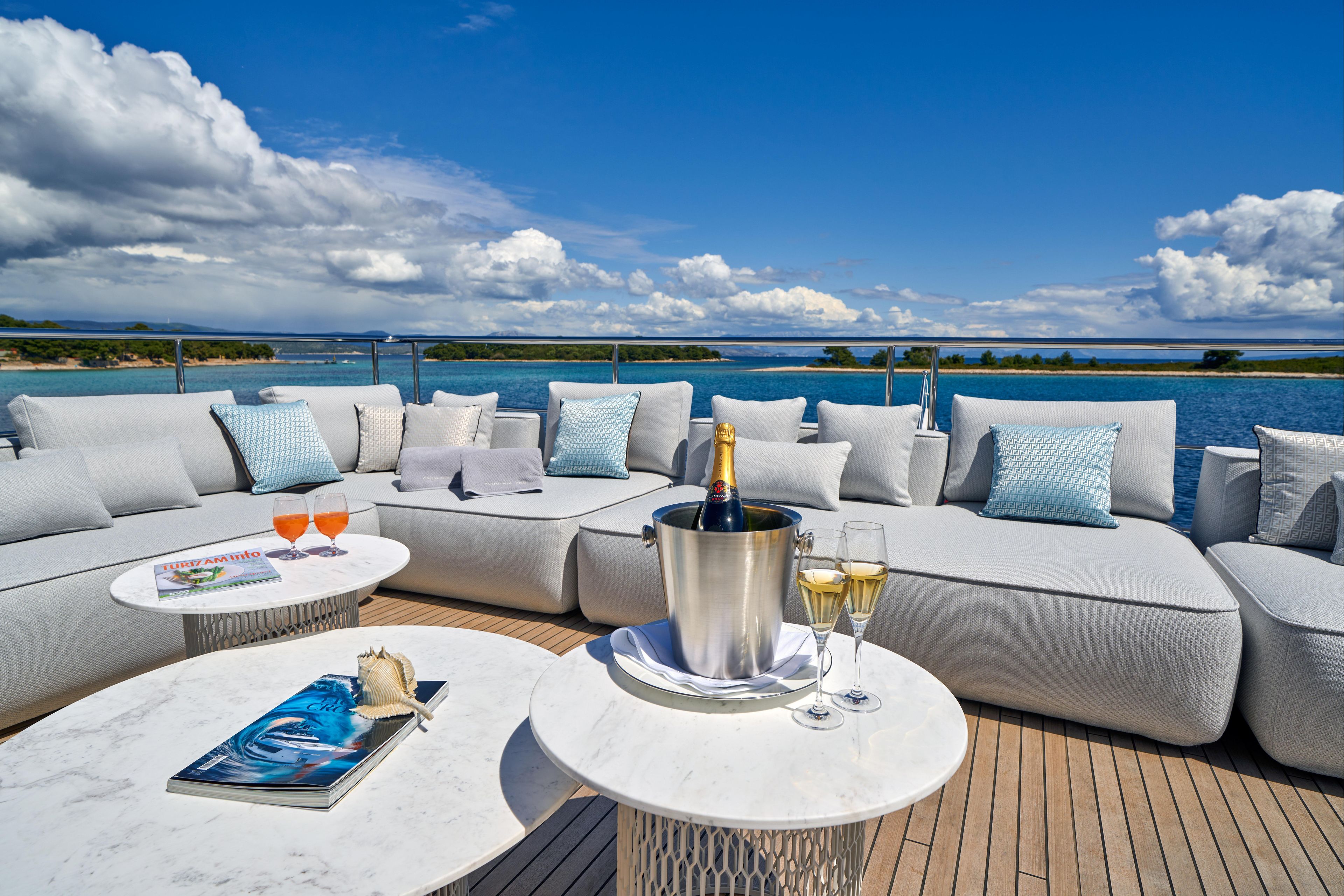 2024 Azimut 87 